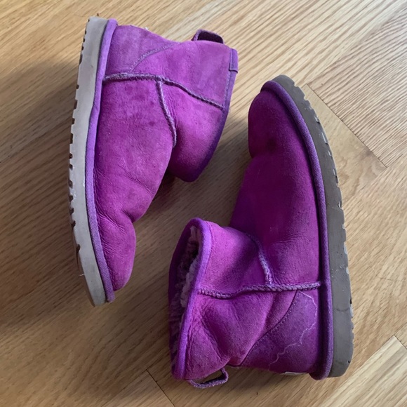 Used UGGS - Picture 5 of 6